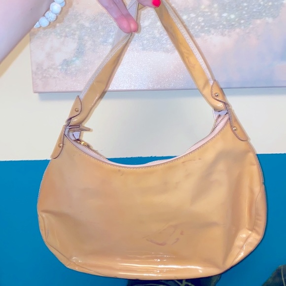 Down from $875 for tonight only!🎉Salvatore Ferragamo Yellow Patent Leather Bag - Picture 2 of 5